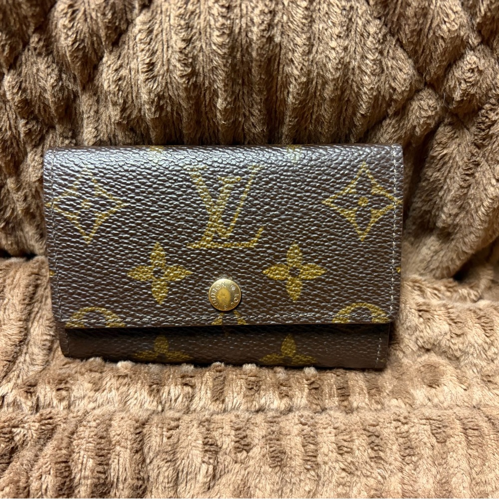 Louis Vuitton Brown Monogram 6 Ring Key Case